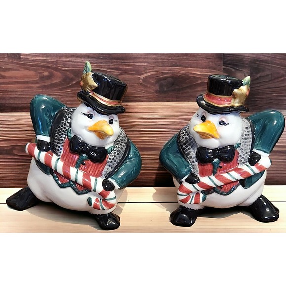 2005 Discontinued SNOW BUSINESS PENGUINS S/P SHAKERS by Fitz and Floyd - Picture 1 of 7